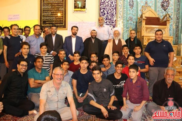 حضور امام جمعه و فرماندار شهرستان در لحظات ناب و دورهمی های نوجوانان و جوانان معتکف در رفسنجان