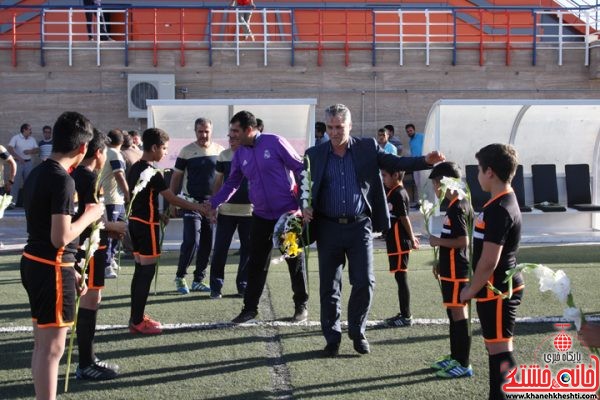 آغاز تمرینات تیم فوتبال صنعت مس #رفسنجان برای حضور در رقابتهای لیگ دسته اول با حضور کادر فنی و بازیکنان تیم
