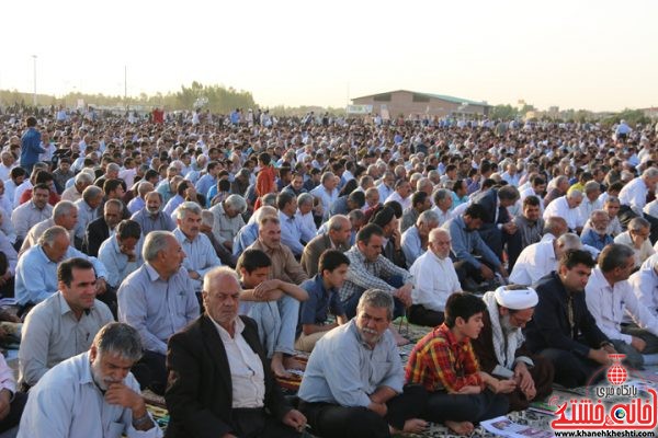 اقامه نماز عید فطر در مصلی امام خامنه ای (مدظله العالی) شهرستان رفسنجان با حضور مردم شهید پرو و مسئولین شهرستان