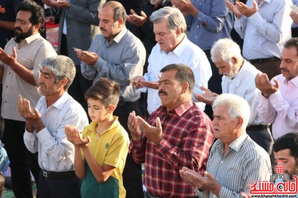 اقامه نماز عید فطر در مصلی امام خامنه ای (مدظله العالی) شهرستان رفسنجان با حضور مردم شهید پرو و مسئولین شهرستان