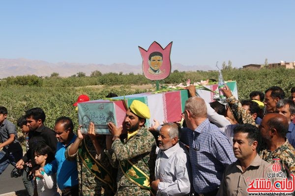 لحظات ناب استقبال از شهید محمد علی محمد صادقی در رفسنجان روستای جعفر اباد نوق دهستان رضوان