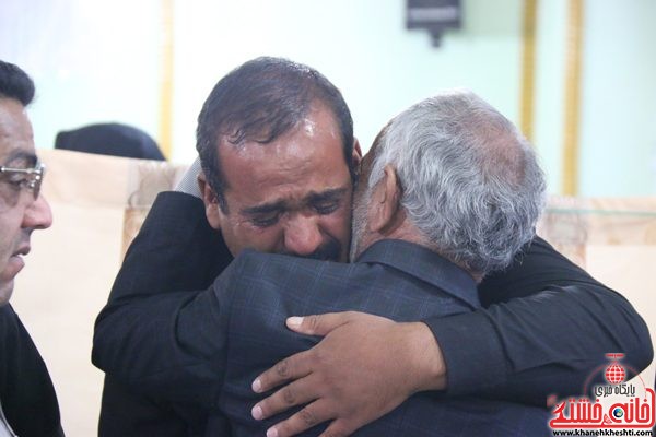 لحظات ناب استقبال و وداع با شهید محمد علی محمد صادقی در مسجد جامع روستای هرمز آباد رفسنجان