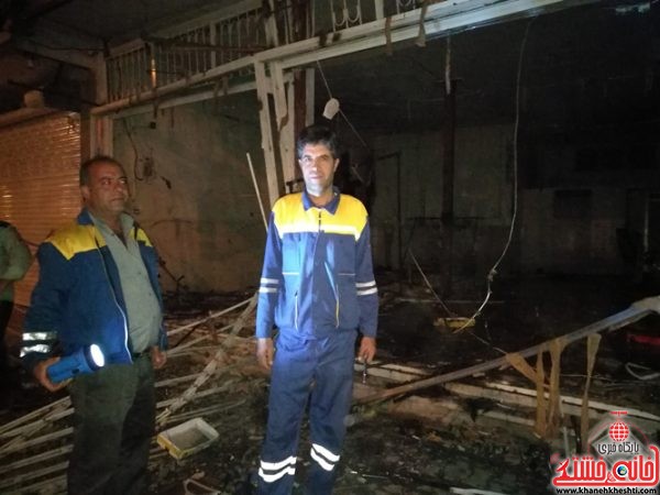 انفجار مهیب یک مغازه در خیابان کارگر رفسنجان و حضور به موقع عوامل آتش نشانی شهرستان رفسنجان