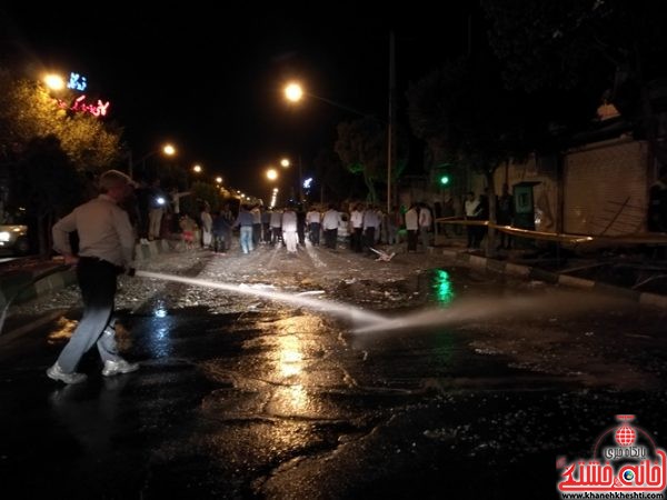 انفجار مهیب یک مغازه در خیابان کارگر رفسنجان و حضور به موقع عوامل آتش نشانی شهرستان رفسنجان