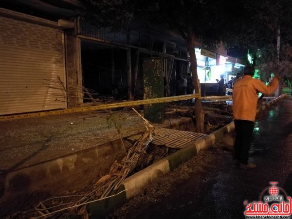 انفجار مهیب یک مغازه در خیابان کارگر رفسنجان و حضور به موقع عوامل آتش نشانی شهرستان رفسنجان