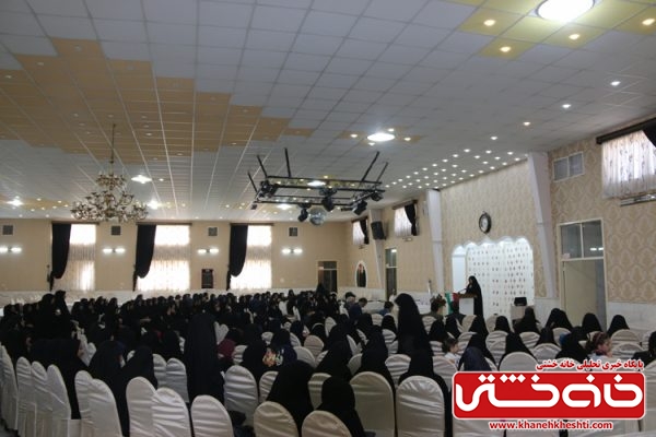 مراسم تجلیل از دانش آموزان برتر دبیرستان علوم معارف اسلامی هدی رفسنجان