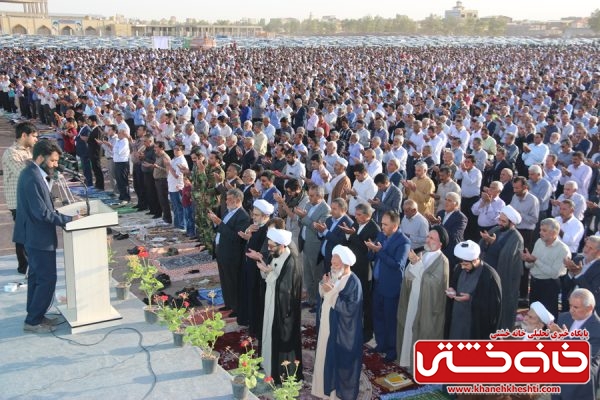 نماز عید فطر در مصلی امام خامنه ای (مدظله العالی) شهرستان رفسنجان با حضور مردم شهید پرو و مسئولین شهرستان