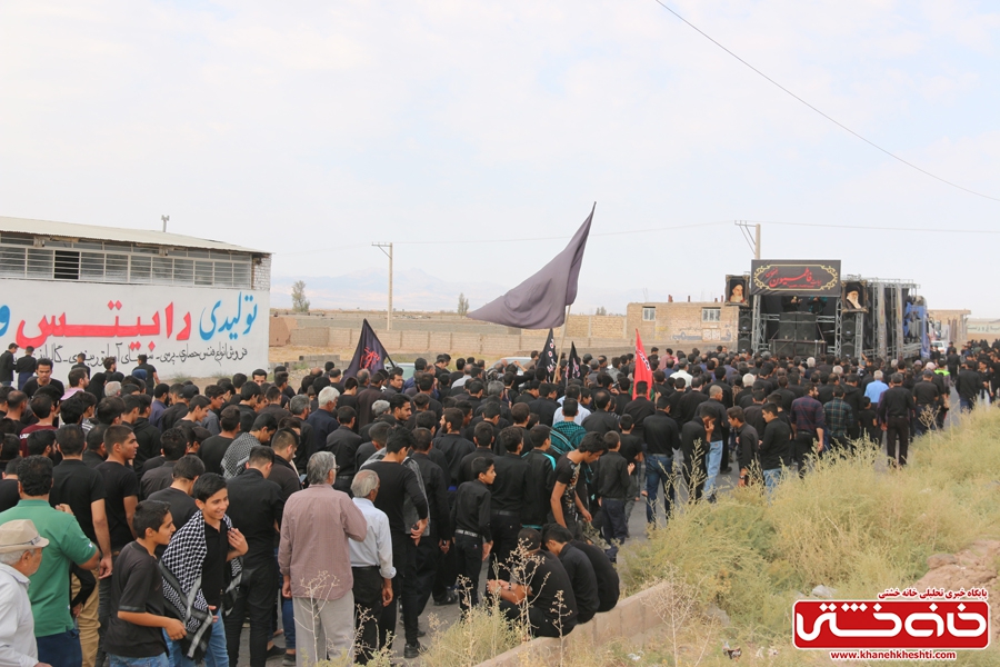 پیاده روی اربعین حسینی با حضور کاروان رهپویان کربلا در رفسنجان صبح امروز همراه با راهپیمایان سراسر کشور 