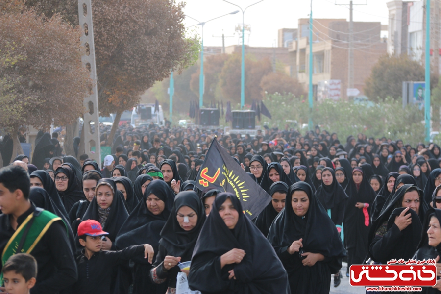 پیاده روی اربعین حسینی با حضور کاروان رهپویان کربلا در رفسنجان صبح امروز همراه با راهپیمایان سراسر کشور 