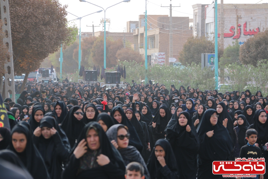 پیاده روی اربعین حسینی با حضور کاروان رهپویان کربلا در رفسنجان صبح امروز همراه با راهپیمایان سراسر کشور 