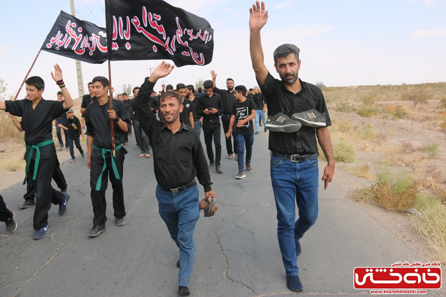 پیاده روی اربعین حسینی با حضور کاروان رهپویان کربلا در رفسنجان صبح امروز همراه با راهپیمایان سراسر کشور 