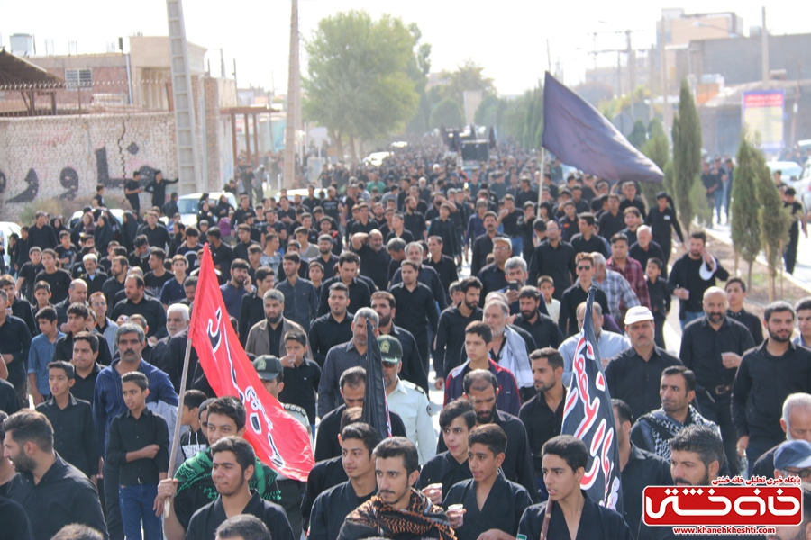 پیاده روی اربعین حسینی با حضور کاروان رهپویان کربلا در رفسنجان صبح امروز همراه با راهپیمایان سراسر کشور 