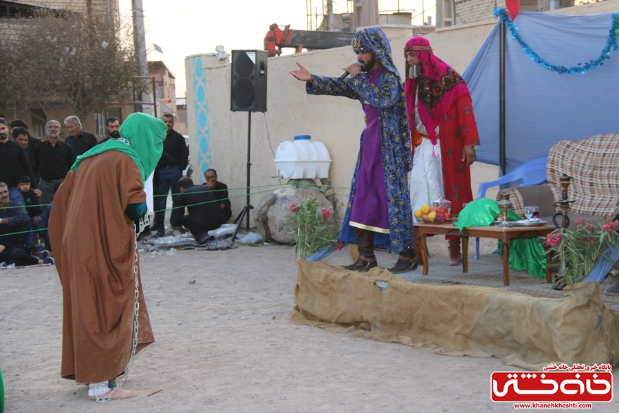 اجرای تعزیه بازار شام توسط گروه تعزیه خوانی آل طه رفسنجان در مصلی بزرگ امام خامنه ای رفسنجان