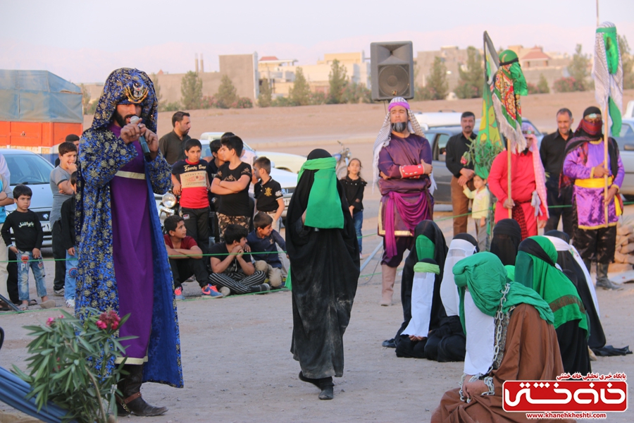 اجرای تعزیه بازار شام توسط گروه تعزیه خوانی آل طه رفسنجان در مصلی بزرگ امام خامنه ای رفسنجان