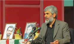 پدر شهید احمدیروشن: برای دفاع از رهبری هزاران احمدیروشن را فدا میکنیم
