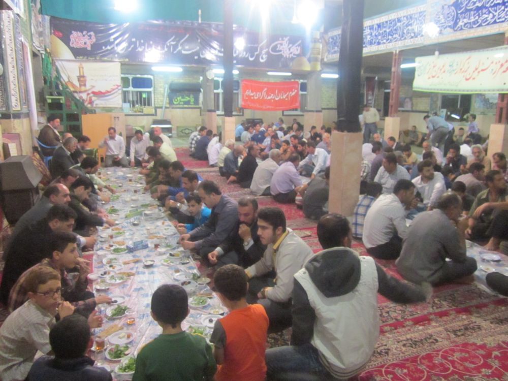 اطعام یک هزار و ۹۰۰ مددجوی کمیته امداد امام(ره) رفسنجان