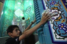 مساجد رفسنجان به مناسبت ماه مبارک رمضان غبار روبی و عطرافشانی شد