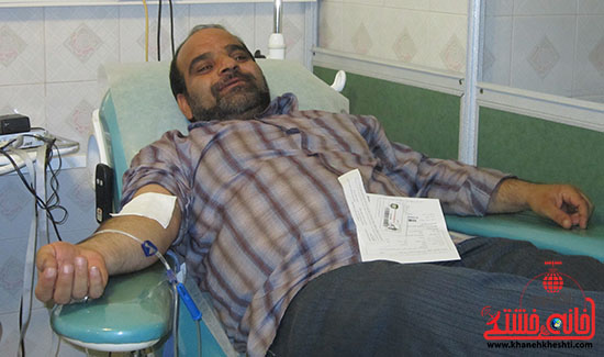 اهدای خون هنرمندان رفسنجان در حمایت از کودکان غزه