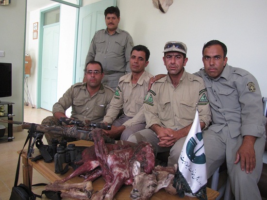 دستگیری یک شکارچی غیرمجاز در منطقه قرق منصورآباد رفسنجان