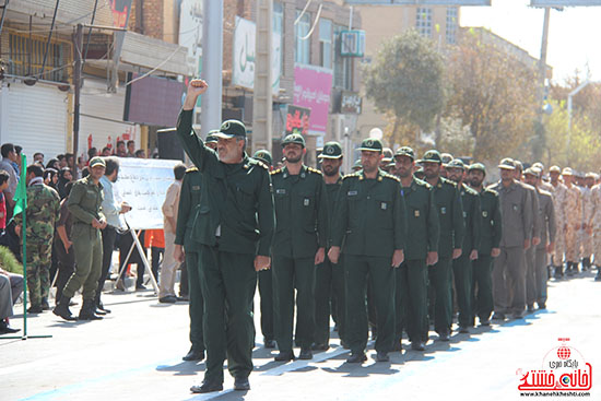 رژه نیروهای مسلح در رفسنجان برگزار شد