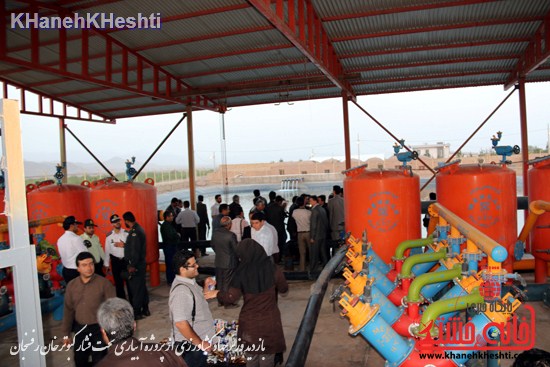 دوربین خانه خشتی در بازدید وزیر جهاد کشاورزی از پروژه آبیاری تحت فشار کبوترخان رفسنجان