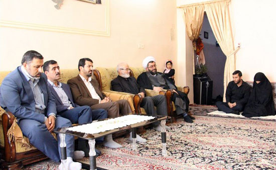 دیدار مسئولین شهرستان با خانواده سردار شهید حسین بادپا