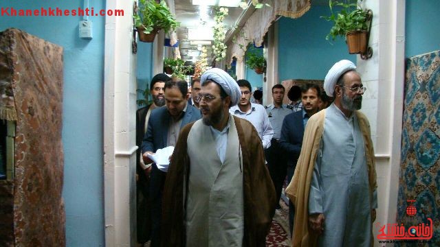 بازدید رییس دادگستری و قضات از زندان رفسنجان/ تأثیر مفید برنامه های ماه رمضان در روحیه زندانیان