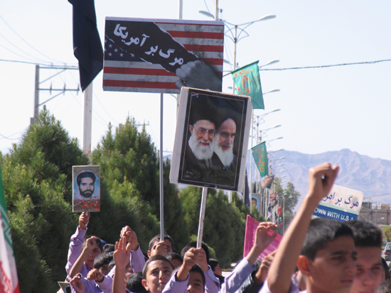 راهپیمایی ۱۳ آبان در بهرمان رفسنجان برگزار شد / تصاویر