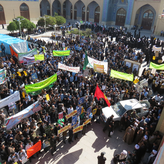 تصاویر / خروش دانش آموزان و دانشجویان رفسنجان در راهپیمایی یوم الله ۱۳ آبان