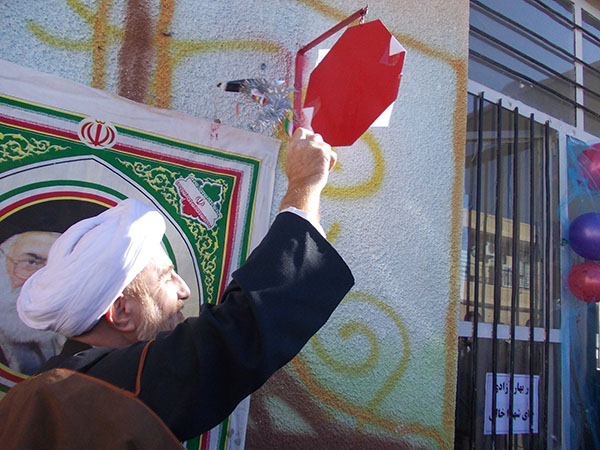 زنگ انقلاب در دبیرستان رضوان بهرمان به صدا درآمد + عکس