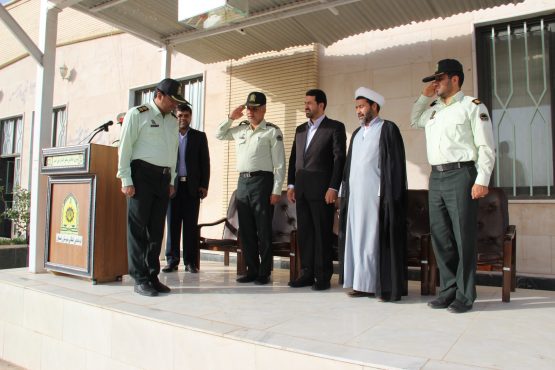 اعطای درجه سرهنگ دومی به رضا خلیلی توسط فرمانده انتظامی و فرماندار رفسنجان