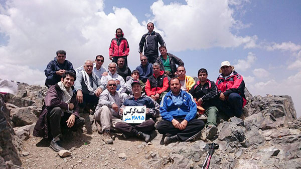 فتح قله کرکس اصفهان توسط گروه کوهنوردی نسیم صبح / عکس