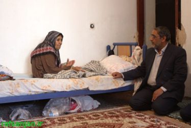 شهردار رفسنجان با خانواده شهیدان عباس آبادی دیدار کرد