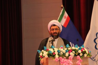 تقدیم اشتغال به جامعه یکی از رسالت های دانشگاههاست