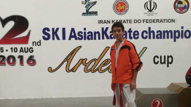 کسب مدال طلا توسط نوجوان رفسنجانی در مسابقات کاراته کشوری 