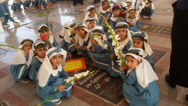 برگزاری مراسم روز کودک در گلزار شهدای رفسنجان