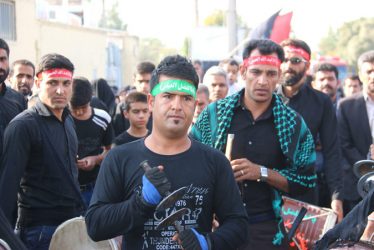پیاده روی نمادین اربعین عزاداران حسینی در رفسنجان برگزار شد / تصاویر