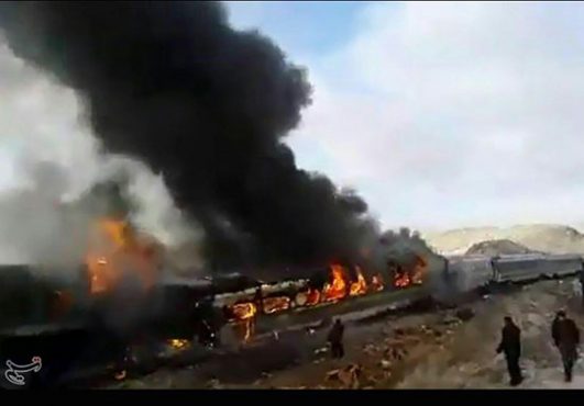بازداشت سه نفر از عوامل برخورد دو قطار مسافربری در سمنان
