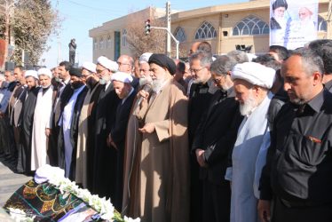 تشییع پدر انقلاب رفسنجان بر دوش مردم ولایی / تصاویر