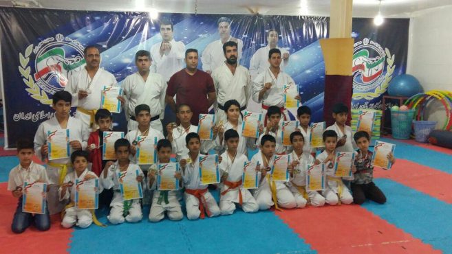 کسب کاپ سوم تیم کاراته رفسنجان در مسابقات بین باشگاههای استان / عکس