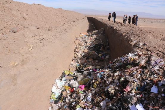 مراحل امحا و دفن زباله های عفونی بیمارستانهای رفسنجان / تصاویر