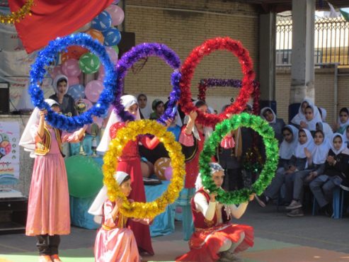 افتتاح المپیاد ورزشی دانش آموزی در دبستان کوثر رفسنجان / تصاویر
