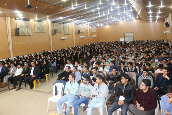 برگزاری مراسم جشن روز دانشجو در دانشگاه علوم پزشکی رفسنجان / تصاویر