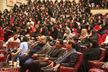 اقدام قابل تحسین مسئولین دانشگاه ولیعصر رفسنجان در جشن دورهمی شب یلدا / عکس