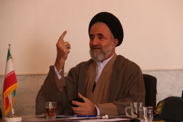 برخی جریان های سیاسی داخلی موضعی را آماج تهمت قرار داده اند که دشمن بیرونی می خواهد / سپاه مظهر عینی استقلال کشور است