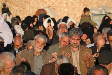 نماز طلب باران در رفسنجان اقامه شد / تصاویر