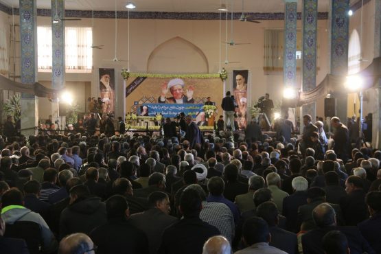 مراسم بزرگداشت آیت الله هاشمی رفسنجانی در مسجد جامع رفسنجان برگزار شد / تصاویر