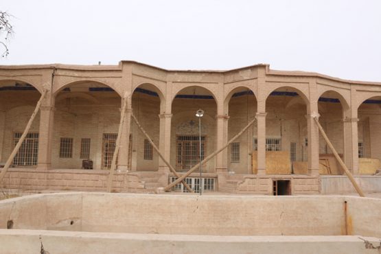 عمارت باقری رفسنجان زخم خورده غفلت مسئولان / تصاویر