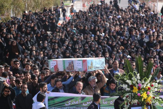 سنگ تمام دانشجویان رفسنجان برای شهید غواص حسن عبداللهی / تصاویر