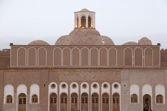 تدفین هویت تاریخی در تدبیر مرمت بزرگترین خانه خشتی جهان در رفسنجان